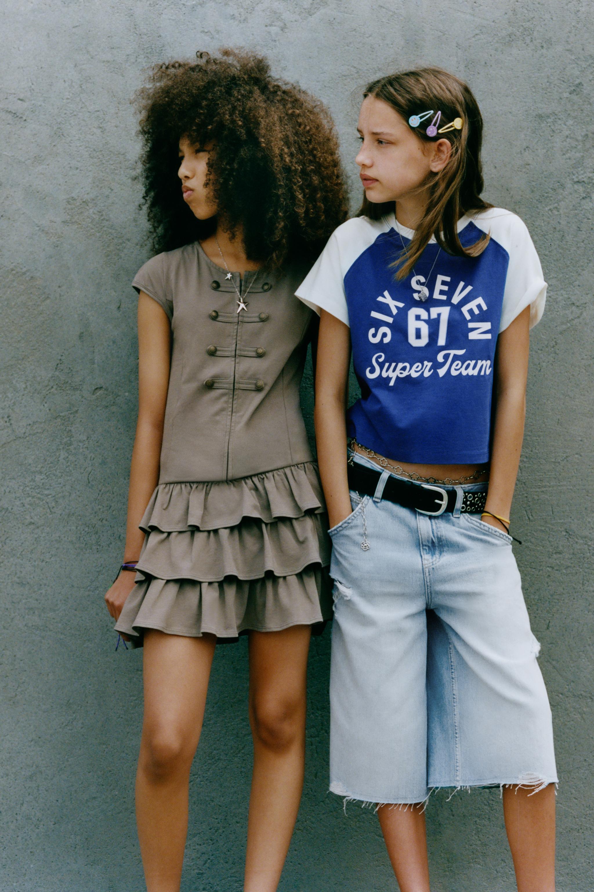 RUFFLED FROG FASTENING DRESS